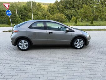 Honda Civic 1.8 Benzín Automat - 4