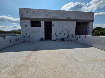 Moderný 5-izb. dom s garážou, 160m2, tichá lokalita, Svinica - 4