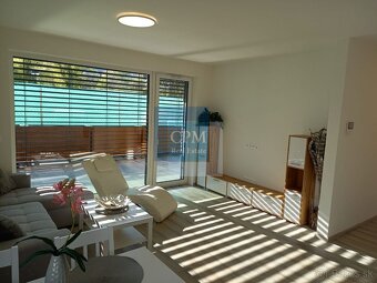 Ponúkame na prenájom 2-izbový byt s veľkou terasou - 4