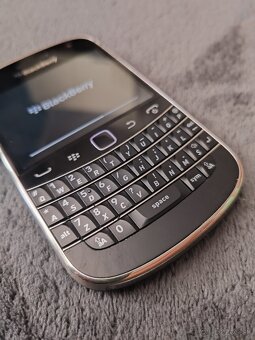 Blackberry 9900 BOLD - RETRO - 4