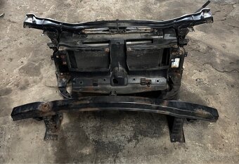 Predám chladičovu stenu bmw e90/91 - 4