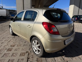 Opel Corsa 1.2 16V Essentia - 4