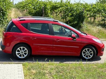 Peugeot 207 1,4 i - 4