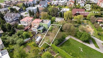 POZEMOK SO STAVEBNÝM POVOLENÍM - 332 m2, na Grote - 4