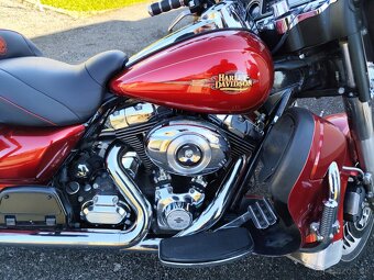Harley Davidson Electra Glide 2012 - 4