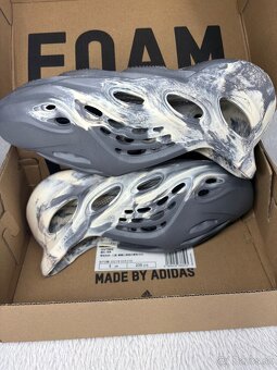 Yeezy Foam RNNR "MXT Moon Gray" & "Sand" - 38 - 4