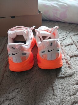 Nike VOMERO 18 - 4