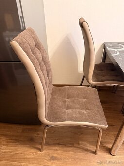 Kuchynský stôl so 4 stoličkami - 4