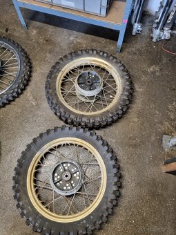 Kolesá yamaha xt 600 - 4