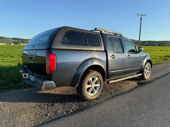 NISSAN NAVARA DOUBLE CAB 2,5 - 4
