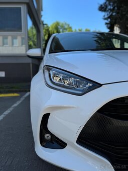 predám toyotu yaris hybrid - 4