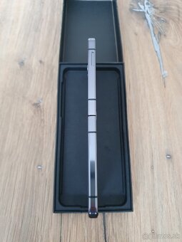 Samsung Galaxy Z Flip5 256GB Graphite - 4