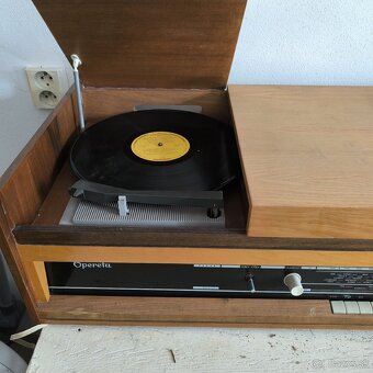 Predám starožitny rádiogramofon - 4