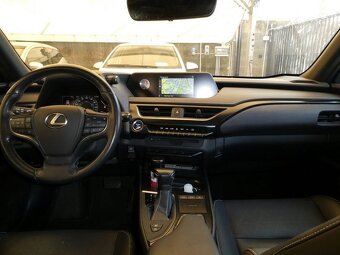Lexus Ux250H - 4