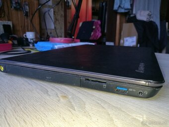 Lenovo. Intel i5. 500 GB SSD hybrid. RAM 8 GB. Nvidia 2 GB. - 4
