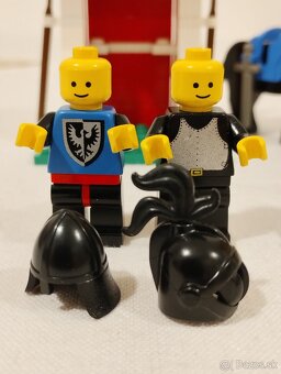 LEGO Castle 6035 Castle Guard - 4