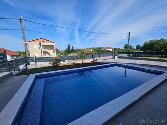 Novostavba RD s bazénom v Chorvátsku. - 4