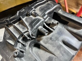 Škoda karoq pravý svetlomet - 4