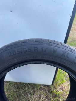 205/55/17 Continental - 4