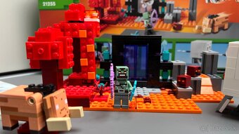 Lego 21255 Minecraft Prepadnutie portálu do Netheru - 4