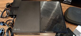 Xbox one Elite.  1 TB. sshd - 4