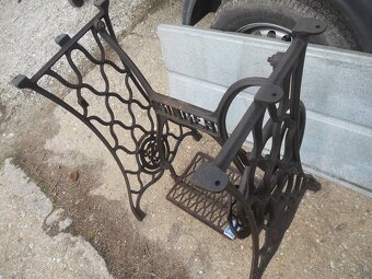 historicky stojan na stolik - 4