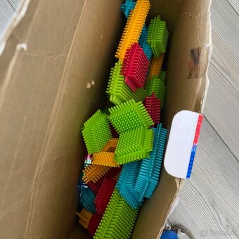 Stavebnica Bristle Blocks - 4