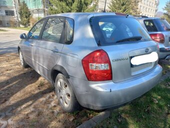 Predám KIA CERATO 1.6 - 4