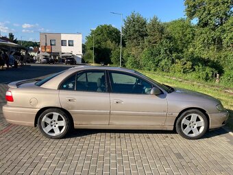Opel Omega 2.6 V6 - 4