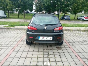 Predám Alfa Romeo 147 1.6 benzín 77kw - 4