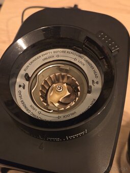 Mlynček na kávu Siguro GR-K630SU - 4