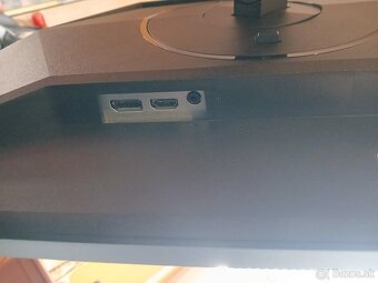 Predám 27" 2K herný monitor – IPS, 180Hz, 0,5ms AOC - 4