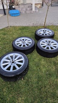 Audi r19 5x112 66.5cm - 4