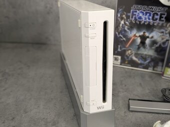 Nintendo Wii, 1 ovládač a nunchuck, + Just Dance, Star Wars - 4