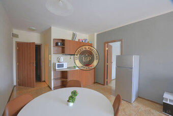 Apartmán 2+kk s balkónom a bazénom Midia Grand Resort-Aheloy - 4
