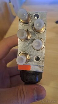 Rozdelovač airmatic w211 w219 a iné z tých rokov - 4