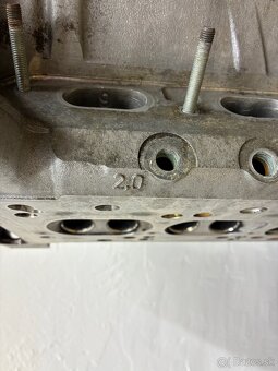 Hlava E34 M50B20 - 4