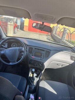 Kia Rio - 4