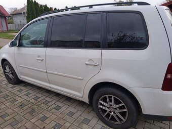 Volkswagen Touran - 4