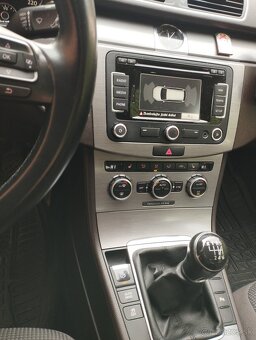 Volkswagen Passat - 4