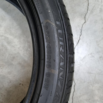 Letné pneumatiky 225/45 R19 BRIDGESTONE - 4