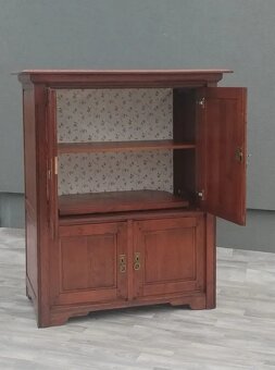 Skriňa Tv masívna. - 4