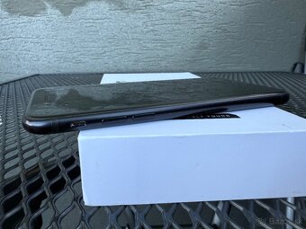iPhone SE 2020 - 64 GB - 4