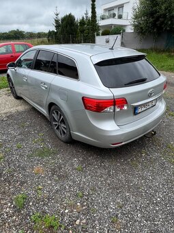 Predám Toyota Avensis combi 2,0 diesel - 4
