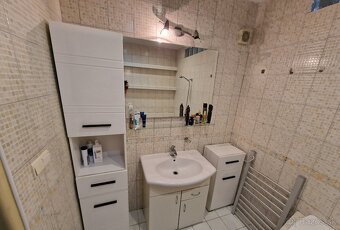 3 izb. byt s loggiou a s balkónom, 71m2 v centre mesta Sereď - 4