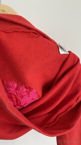H&M Červená mikina pulóver s nášivkou crewneck XS 34 - 4