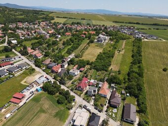 Nádherný pozemok.. - 4