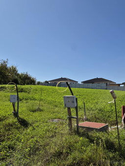 Exkluzívne predaj krásny 685 m2 pozemk Alekšince pri Nitre - 4