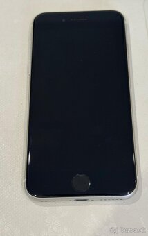 iPhone SE 2020 - 4