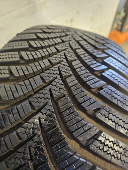 Zánovné Zimné Pneu Hankook 205/45 R16 - 4